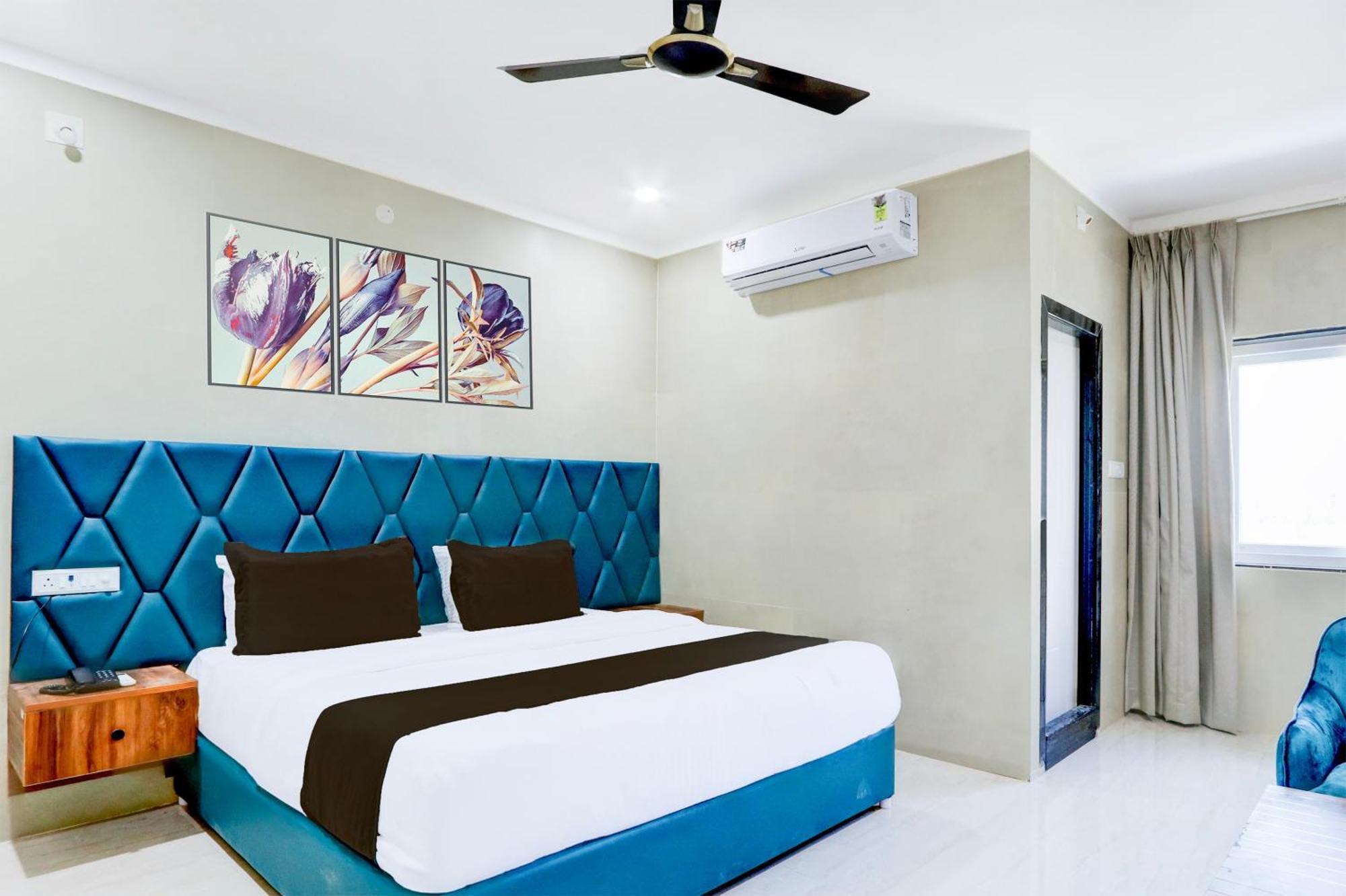 Hotel O Pr Grand Khammam Exteriör bild