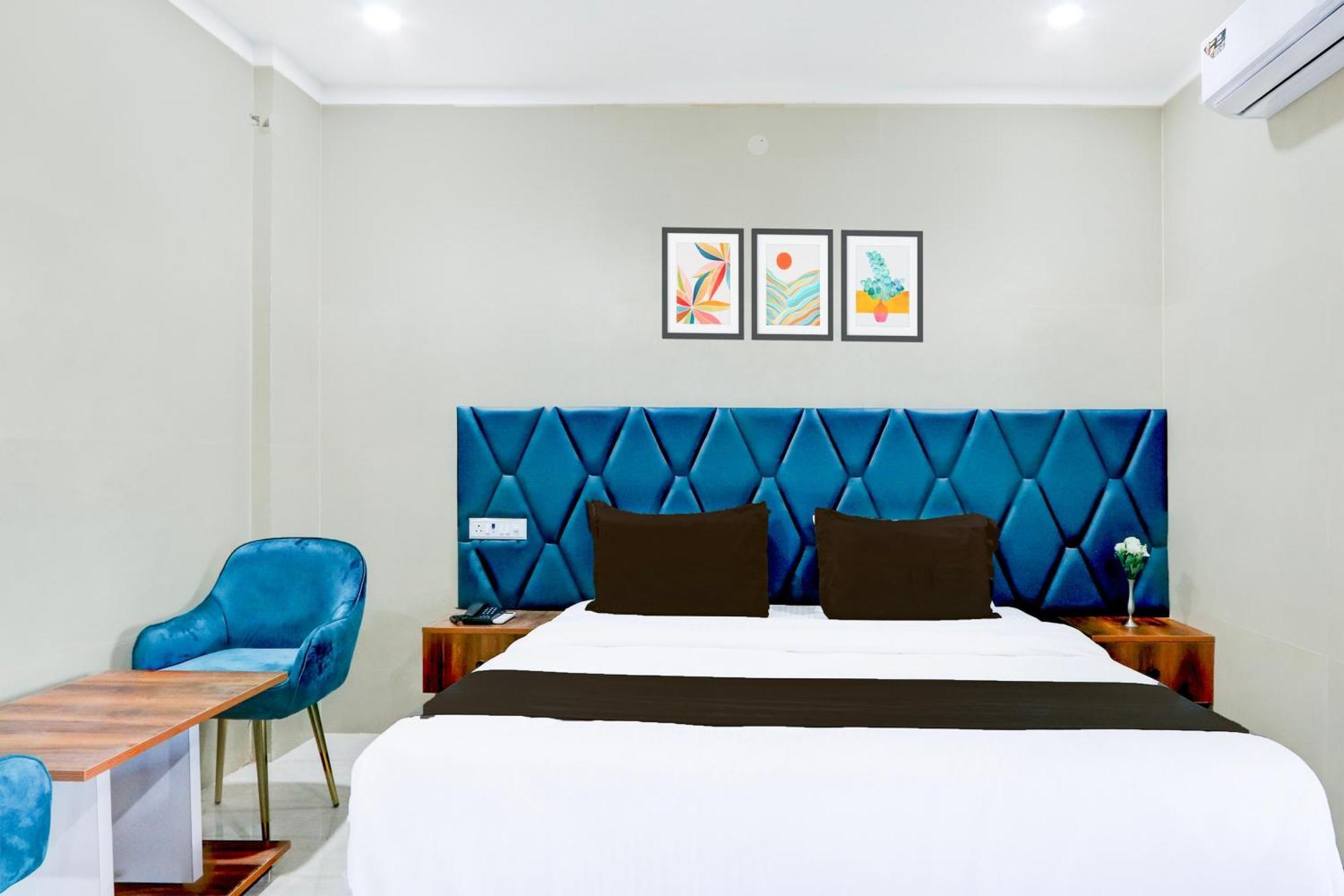 Hotel O Pr Grand Khammam Exteriör bild