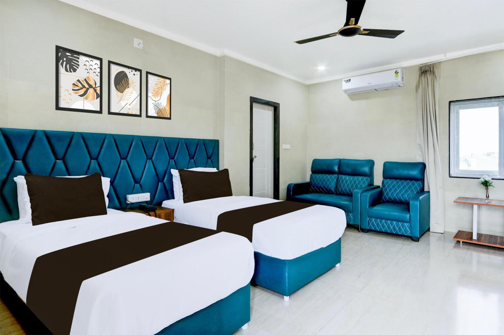 Hotel O Pr Grand Khammam Exteriör bild