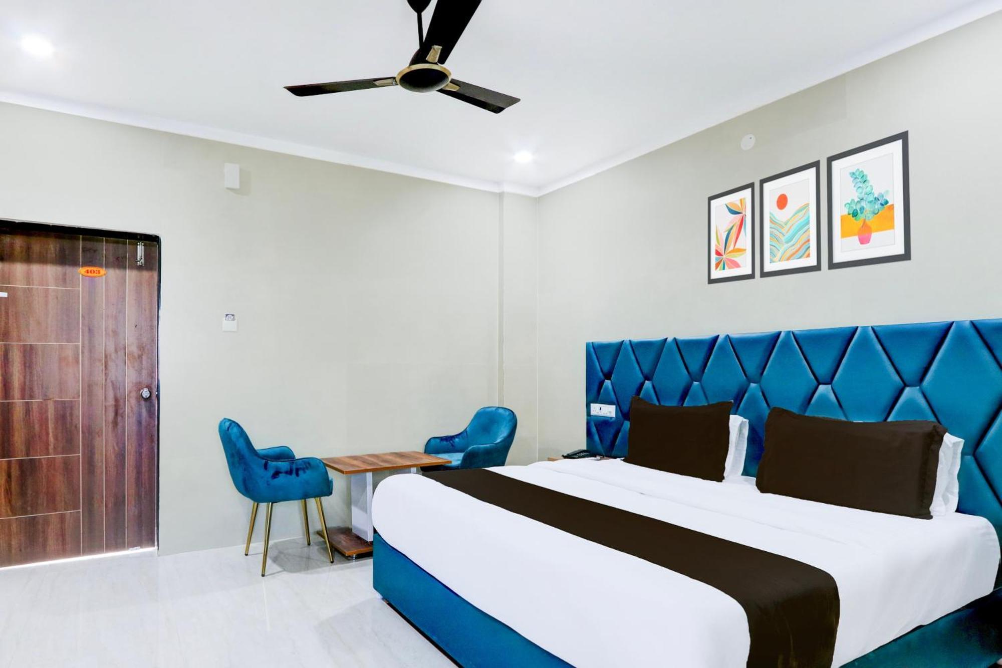 Hotel O Pr Grand Khammam Exteriör bild